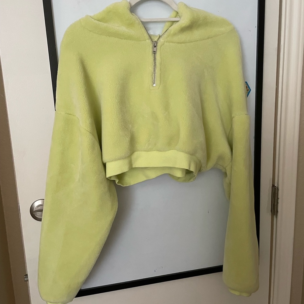 Urban Outfitters fuzzy crop S